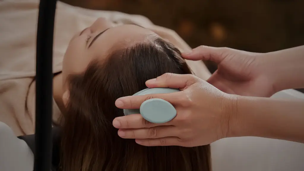 Thai head spa at Gaysorn Amarin Bangkok: Scalp balance and hair spa benefits